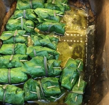 Kohlrabiblätter mit Linsenfüllung