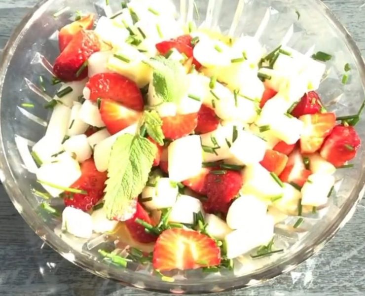 Spargel-Erdbeer-Salat Anleitung