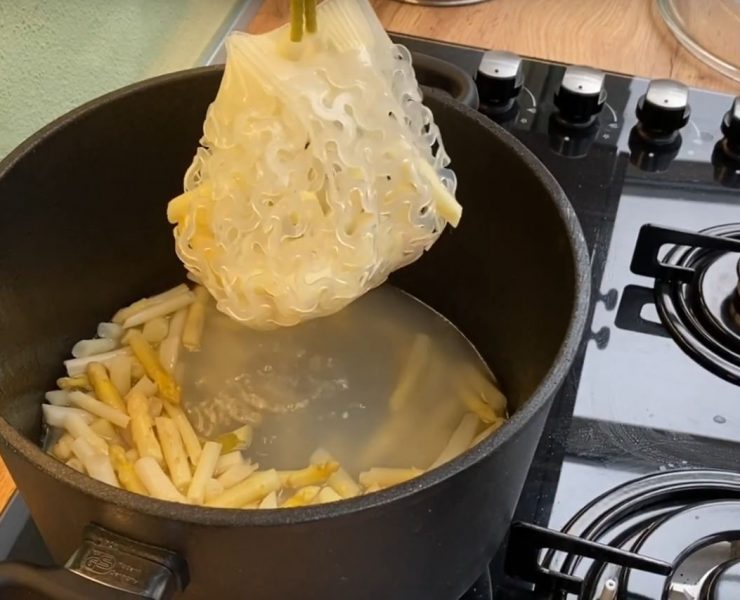 Spargelsuppe selber machen mit Einlage